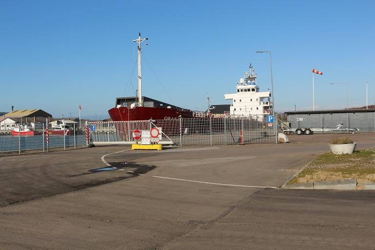 Skibet ORANES ved den nye ISPS-facilitet i Rødbyhavn Trafikhavn